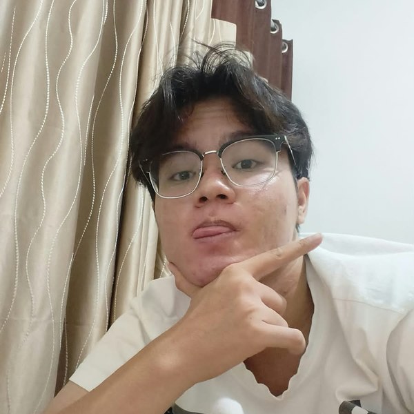 Foto Pares, head barista kedai